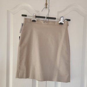 Aritzia Babaton Kakan mini skirt